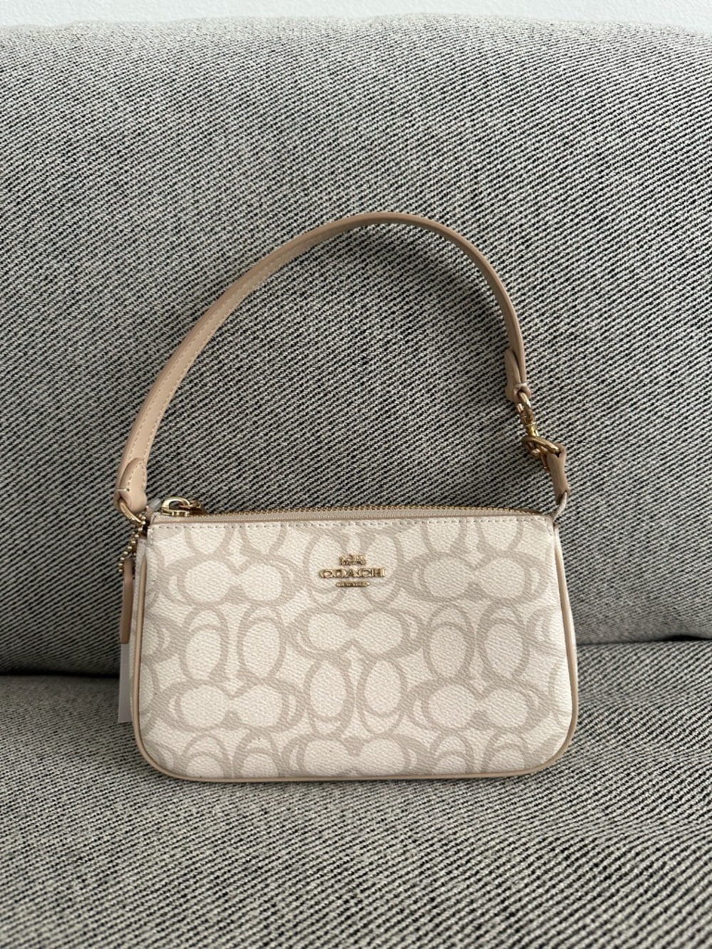 NWT coach Nolita 19 In Sketch Signature Canvas CBM72（defective product）